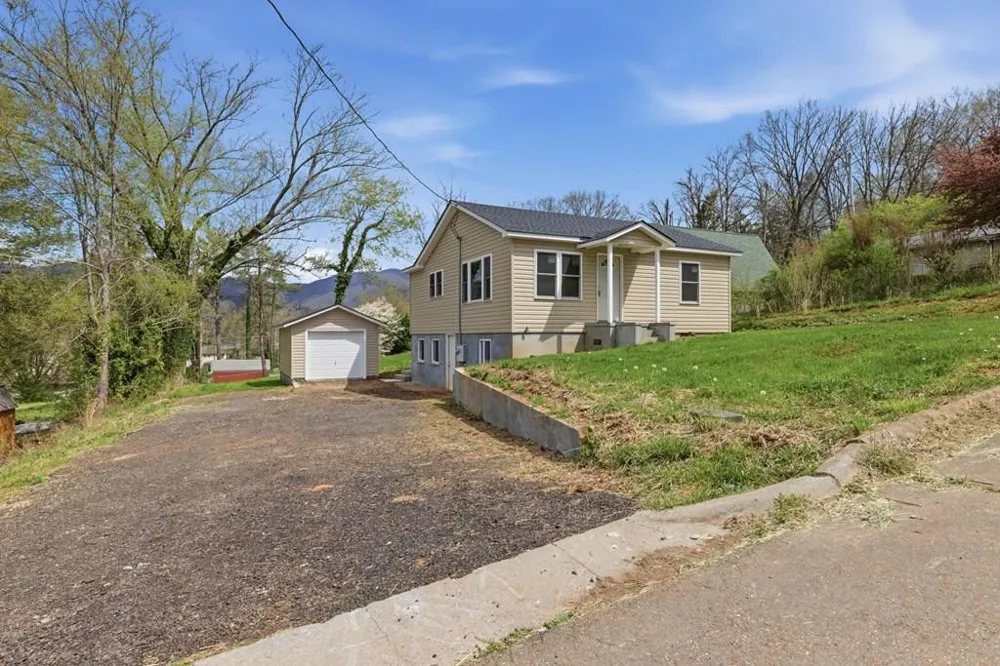 39 Justus Andrews, NC 28901