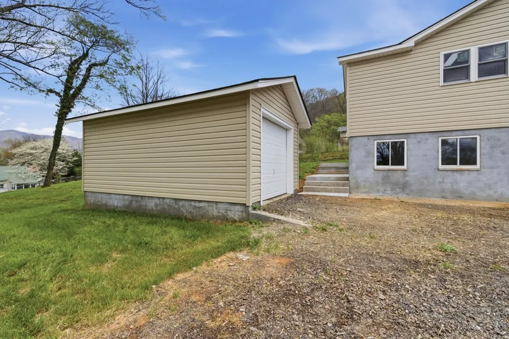 39 Justus Andrews, NC 28901