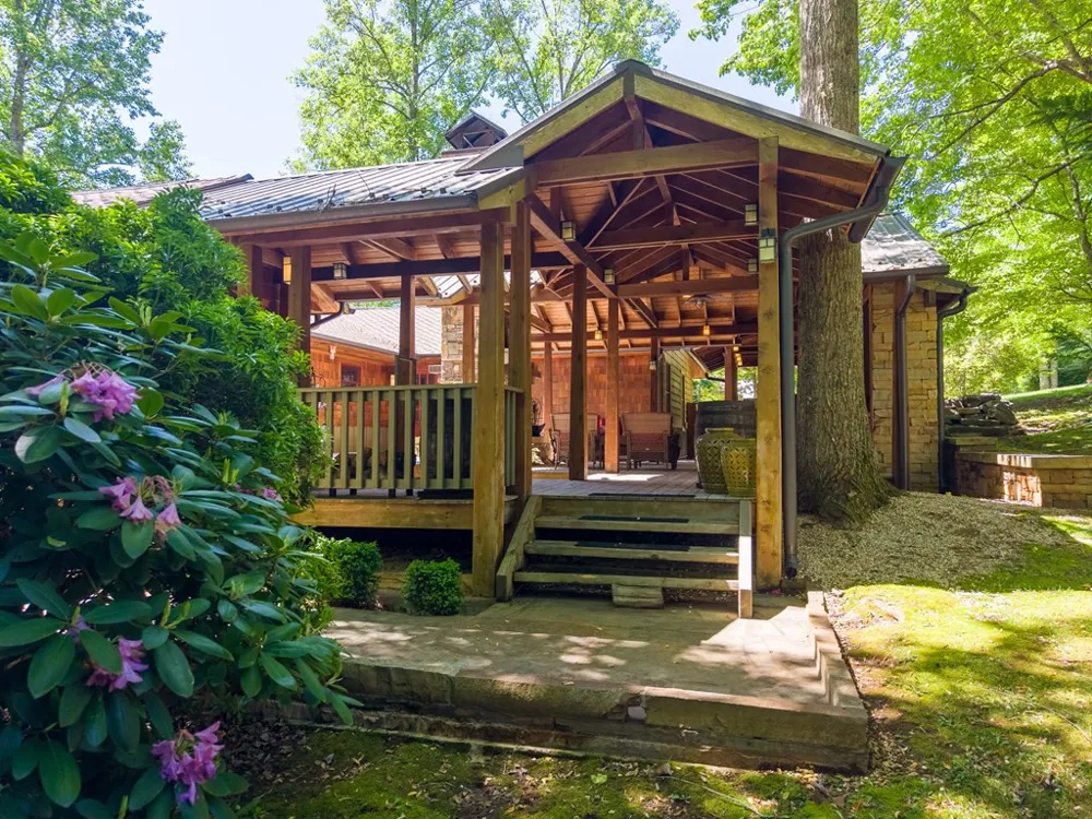 34 Shane Laughter Robbinsville, NC 28771