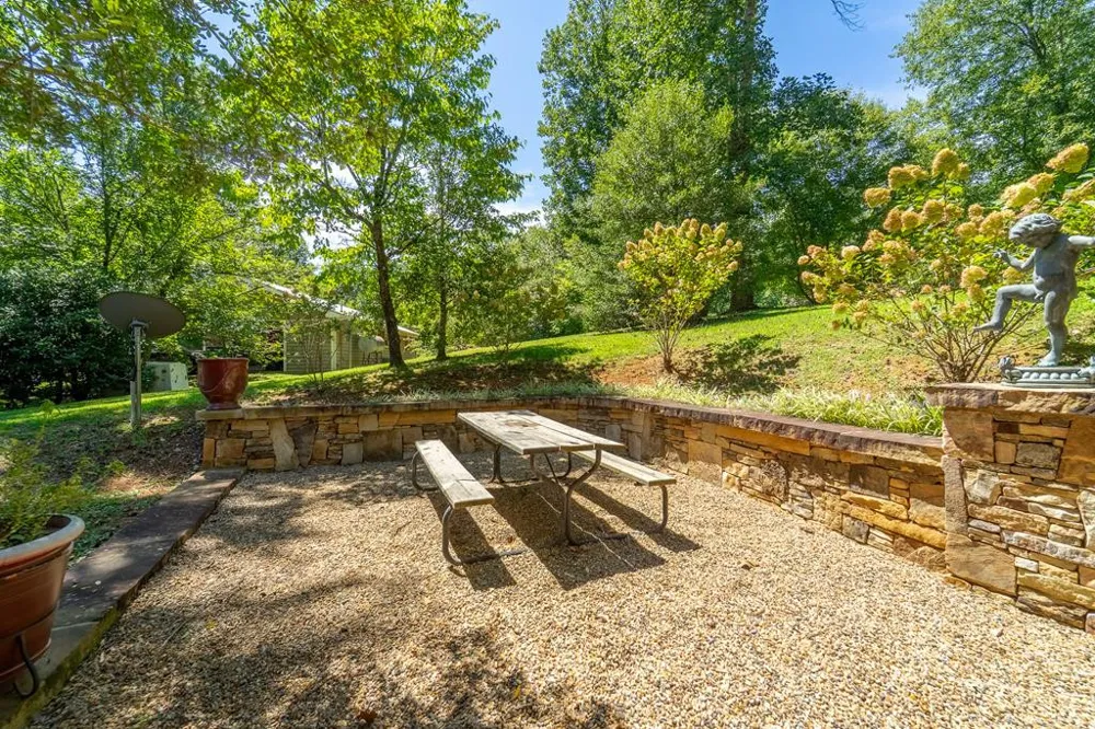 34 Shane Laughter Robbinsville, NC 28771