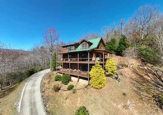 230 Smokin Ridge Hayesville, NC 28904