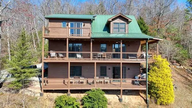 230 Smokin Ridge Hayesville, NC 28904
