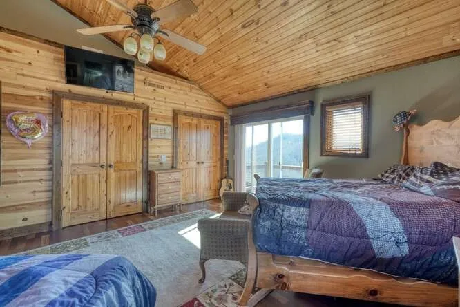 230 Smokin Ridge Hayesville, NC 28904