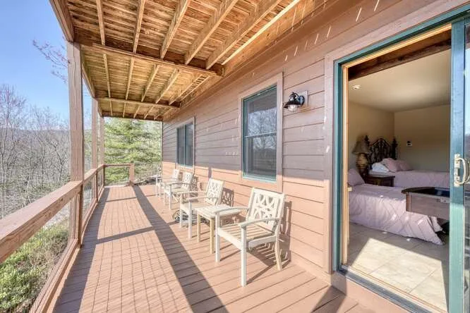230 Smokin Ridge Hayesville, NC 28904