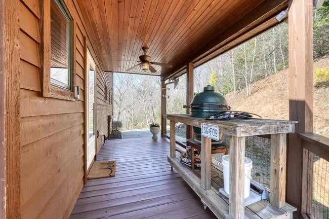 230 Smokin Ridge Hayesville, NC 28904