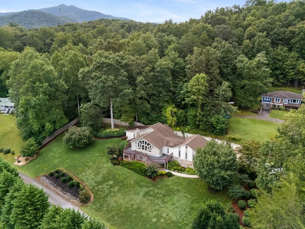 1396 Deerfield Road Young Harris, GA 30582
