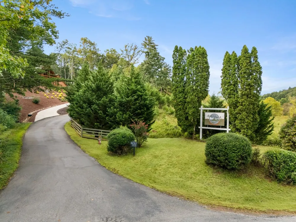 1396 Deerfield Road Young Harris, GA 30582