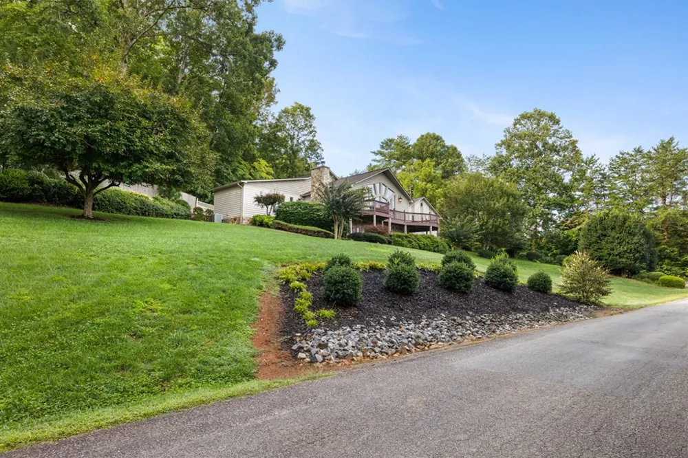 1396 Deerfield Road Young Harris, GA 30582
