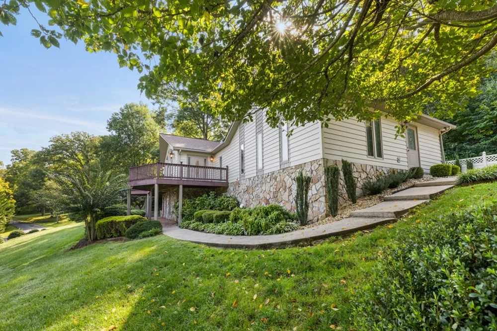 1396 Deerfield Road Young Harris, GA 30582