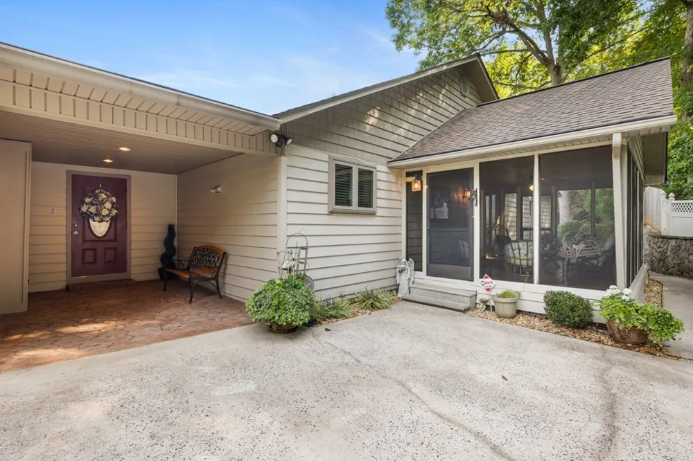 1396 Deerfield Road Young Harris, GA 30582