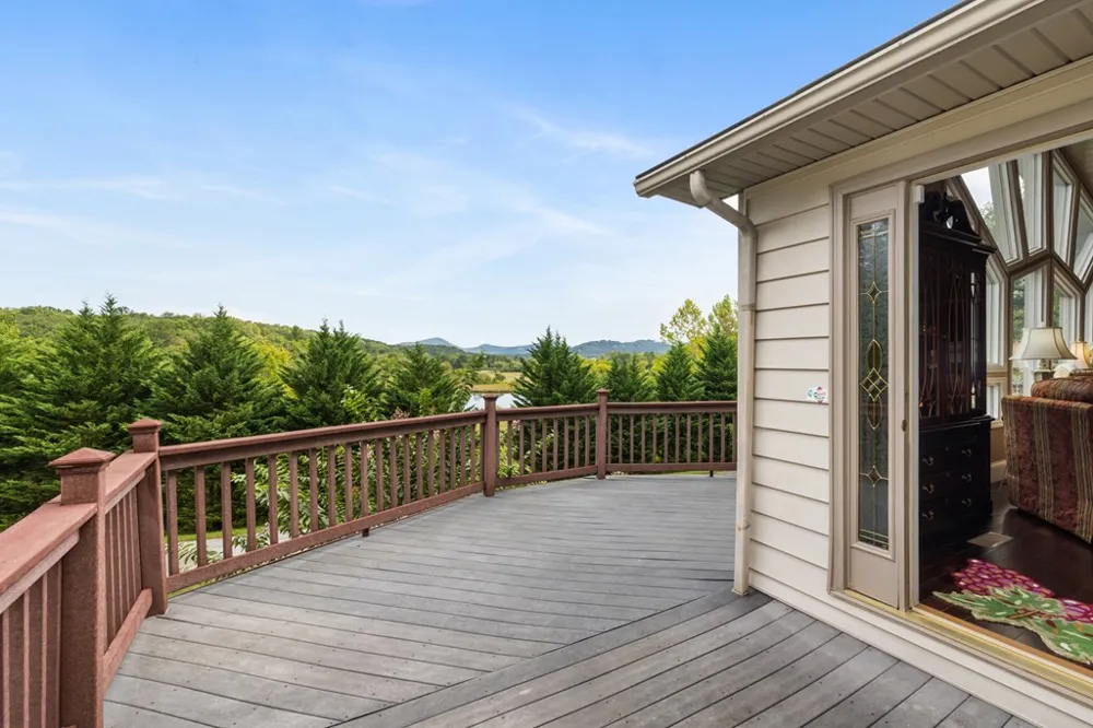 1396 Deerfield Road Young Harris, GA 30582