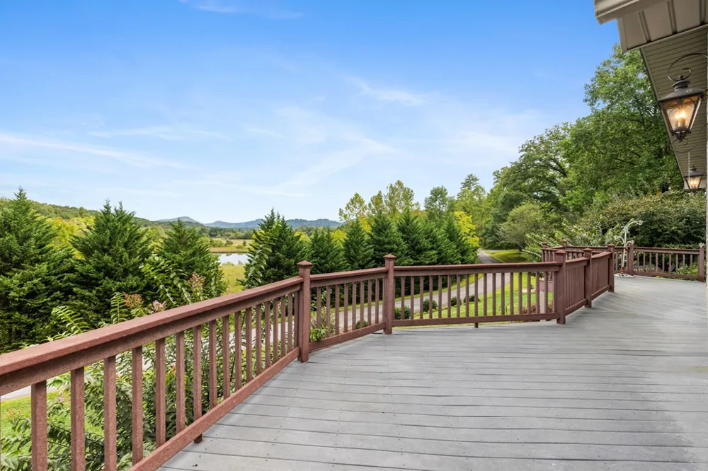 1396 Deerfield Road Young Harris, GA 30582