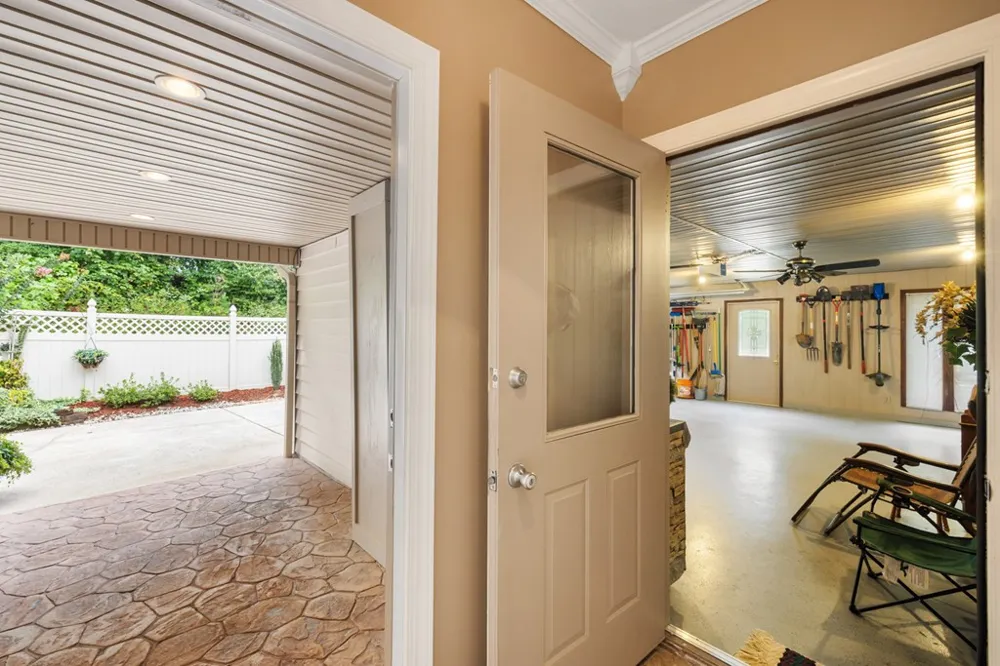 1396 Deerfield Road Young Harris, GA 30582