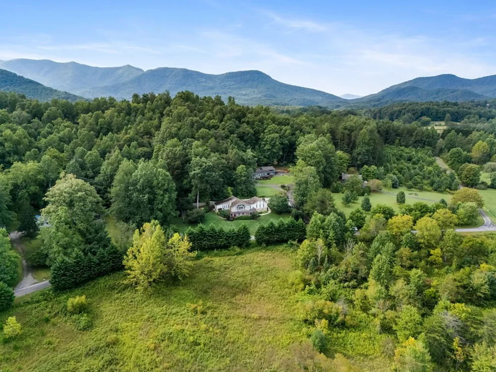 1396 Deerfield Road Young Harris, GA 30582