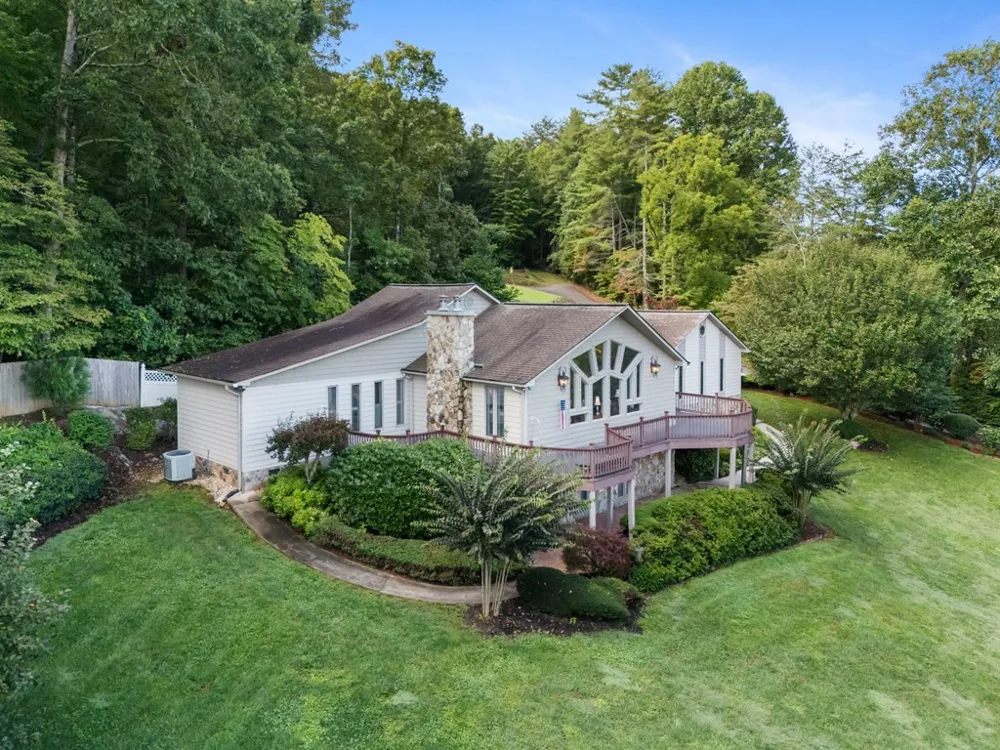 1396 Deerfield Road Young Harris, GA 30582