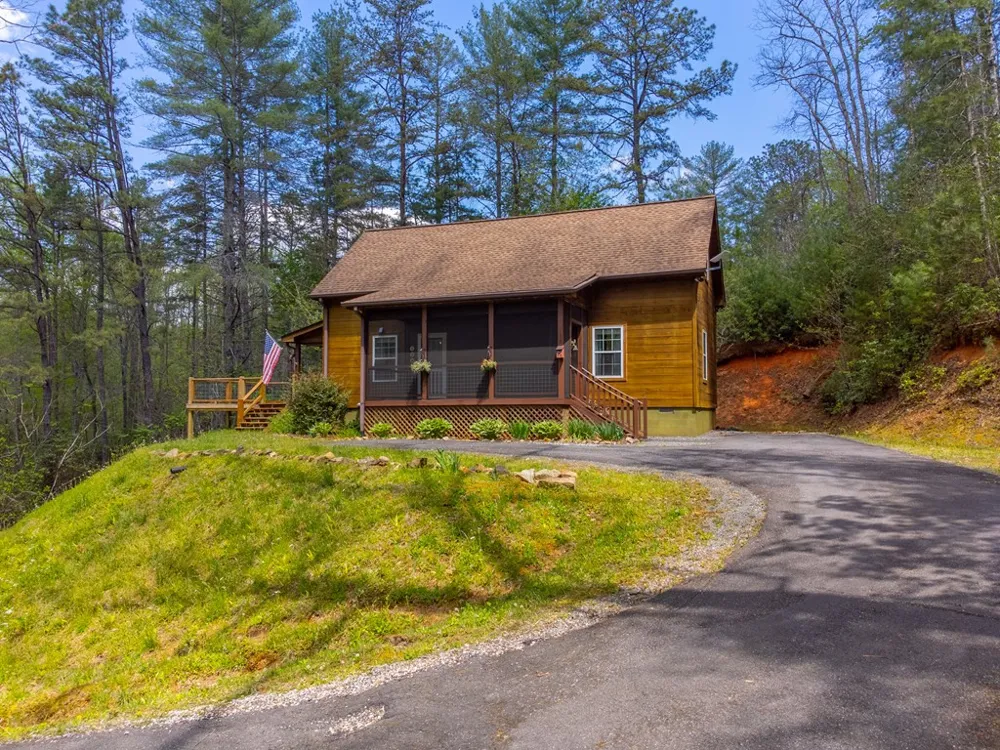 138 Hubbell Lane Robbinsville, NC 28771