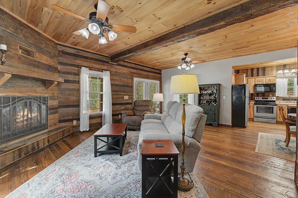 138 Hubbell Lane Robbinsville, NC 28771