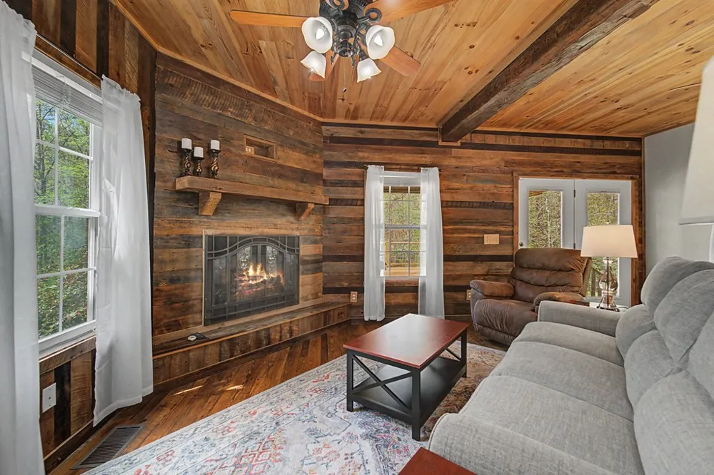 138 Hubbell Lane Robbinsville, NC 28771