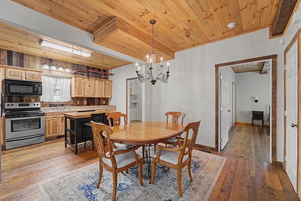 138 Hubbell Lane Robbinsville, NC 28771