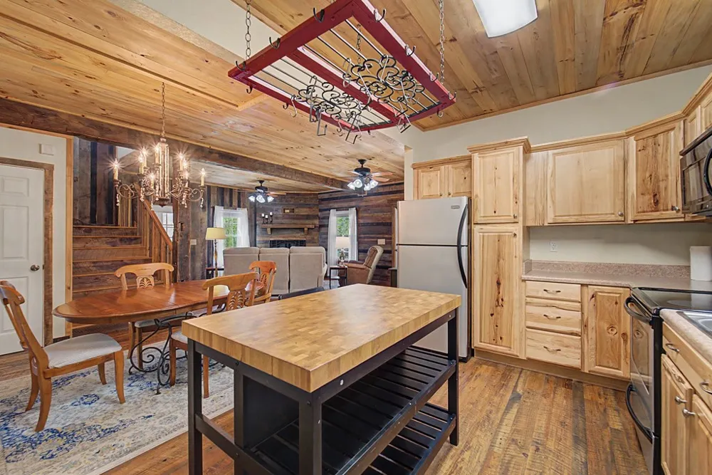 138 Hubbell Lane Robbinsville, NC 28771