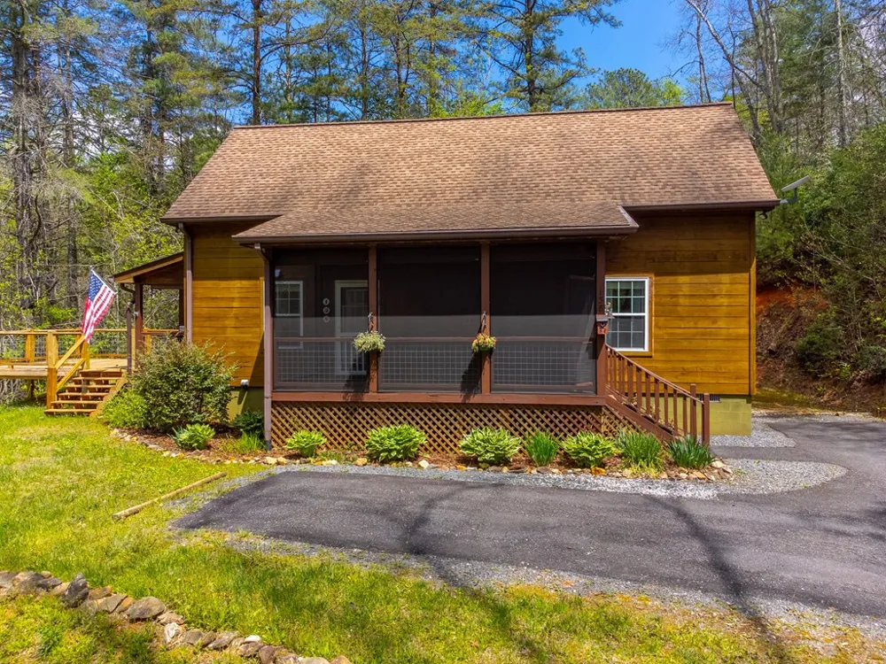 138 Hubbell Lane Robbinsville, NC 28771