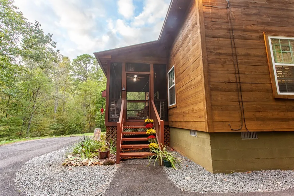 138 Hubbell Lane Robbinsville, NC 28771