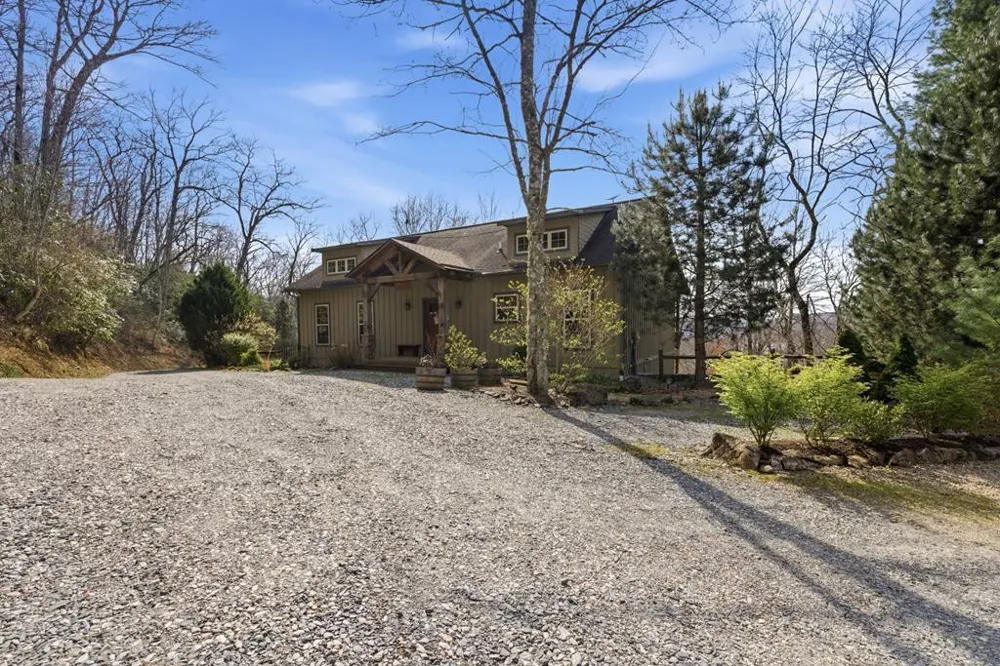 362 Nantahala Harbor Drive Topton, NC 28781