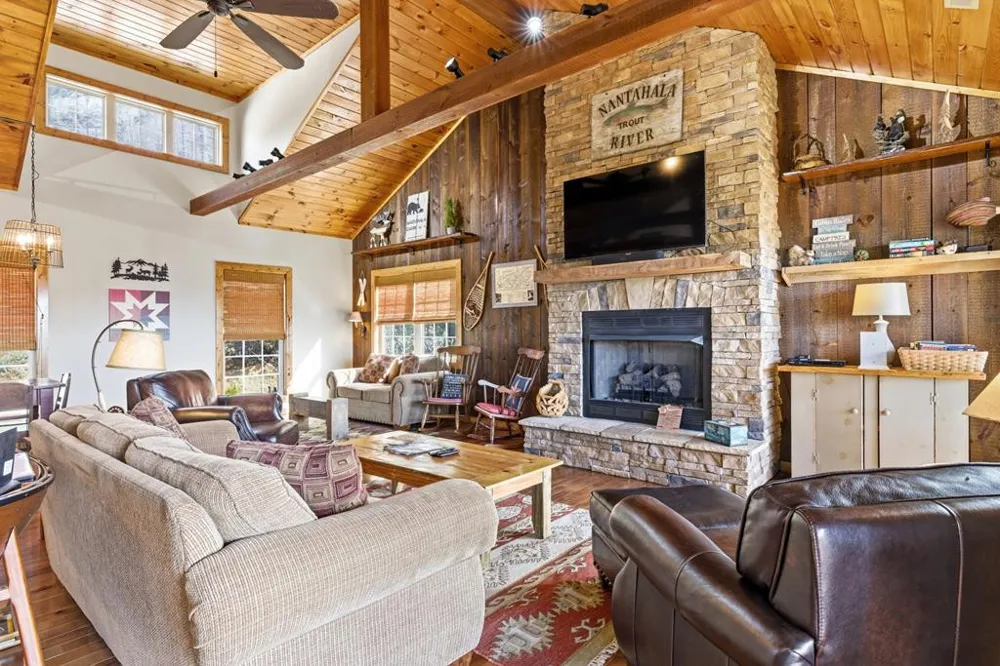 362 Nantahala Harbor Drive Topton, NC 28781