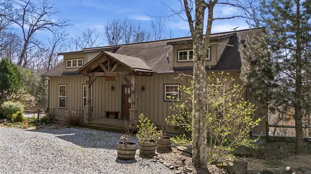 362 Nantahala Harbor Drive Topton, NC 28781