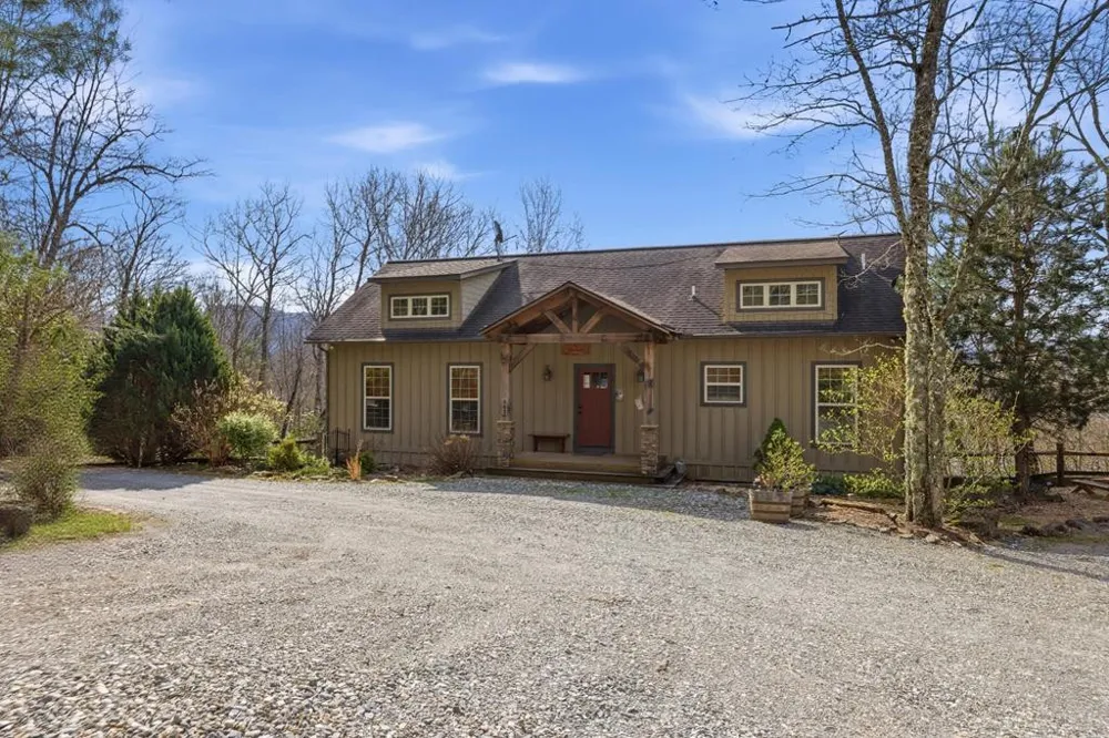 362 Nantahala Harbor Drive Topton, NC 28781
