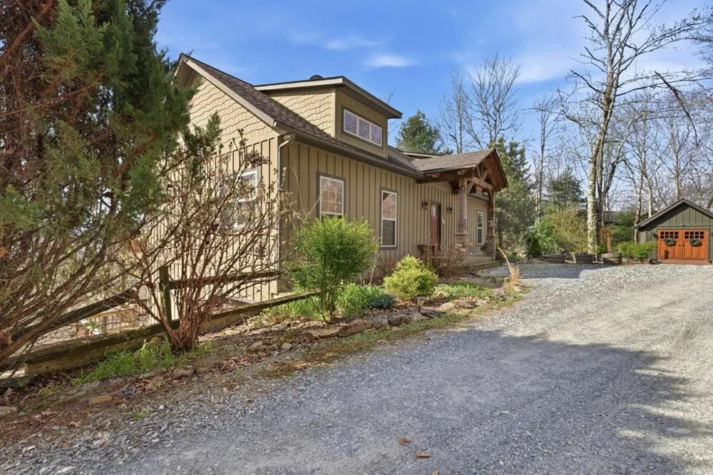 362 Nantahala Harbor Drive Topton, NC 28781