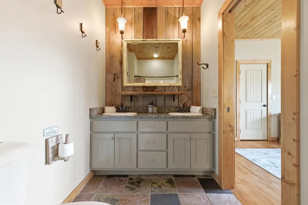 362 Nantahala Harbor Drive Topton, NC 28781