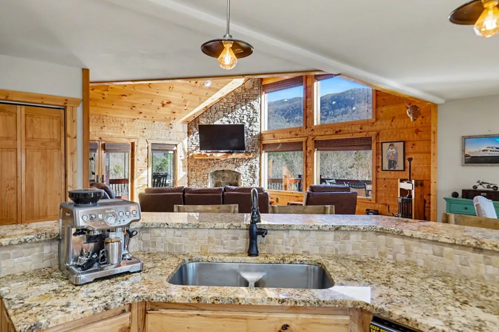 4760 Anderson Road Hiawassee, GA 30546