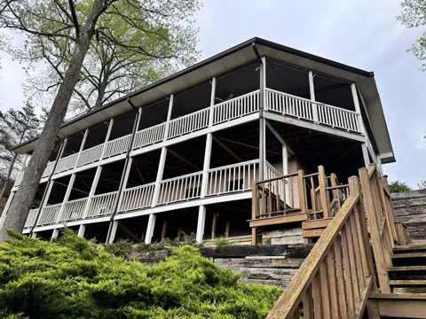 7 Lakeview Drive