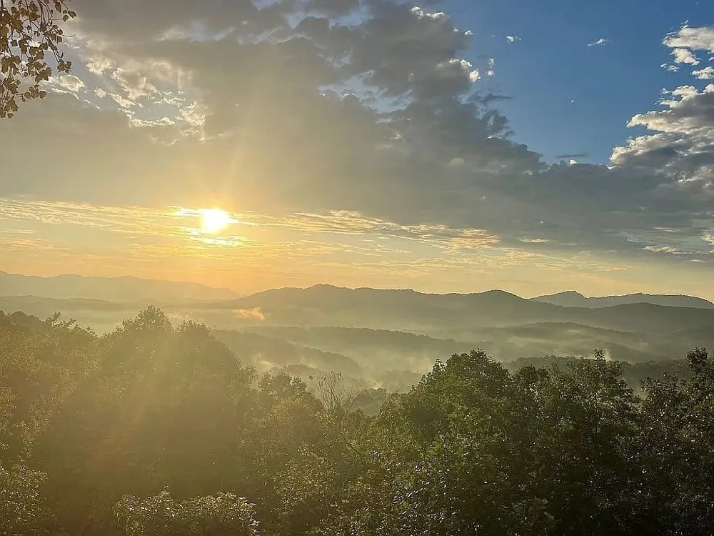 7 Lakeview Drive Hayesville, NC 28904