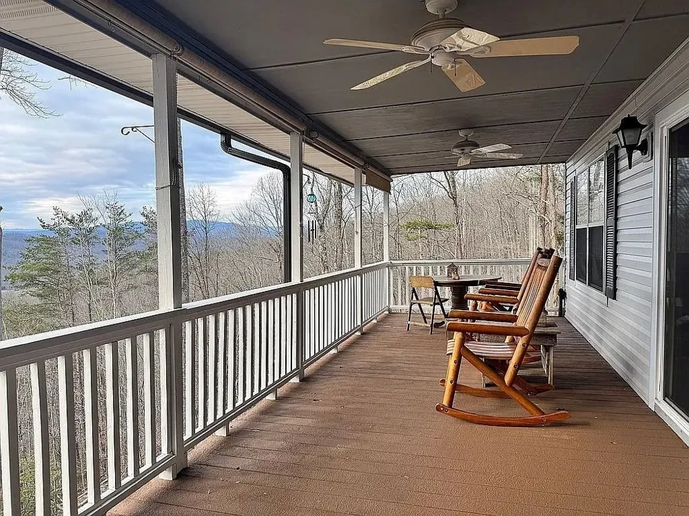 7 Lakeview Drive Hayesville, NC 28904