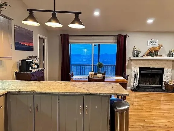 7 Lakeview Drive Hayesville, NC 28904