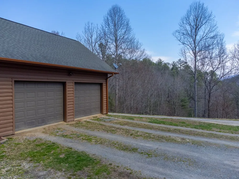 1960 Atoah Road Robbinsville, NC 28771