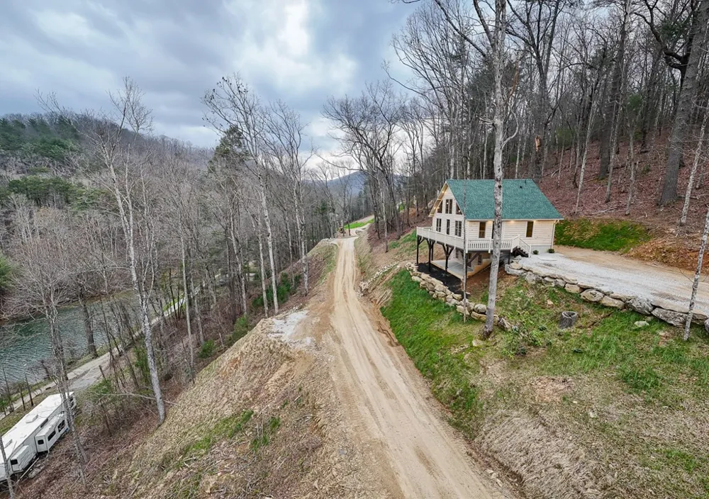 153 Betty Sue Deyton Road Robbinsville, NC 28771