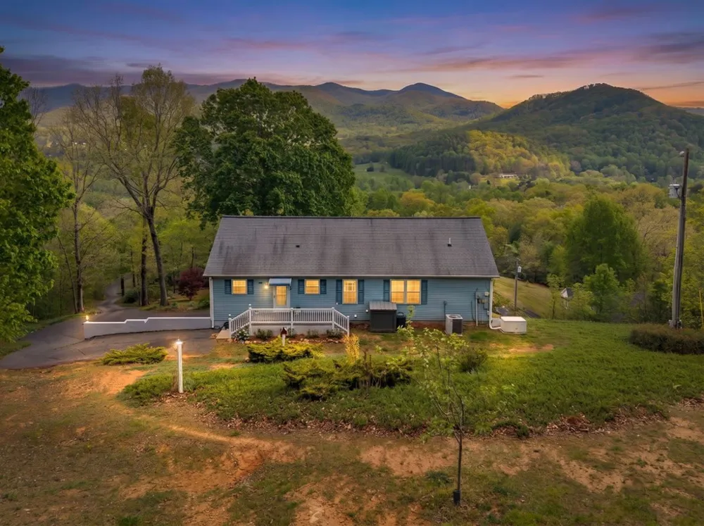 619 Pounding Mill Loop Hayesville, NC 28904