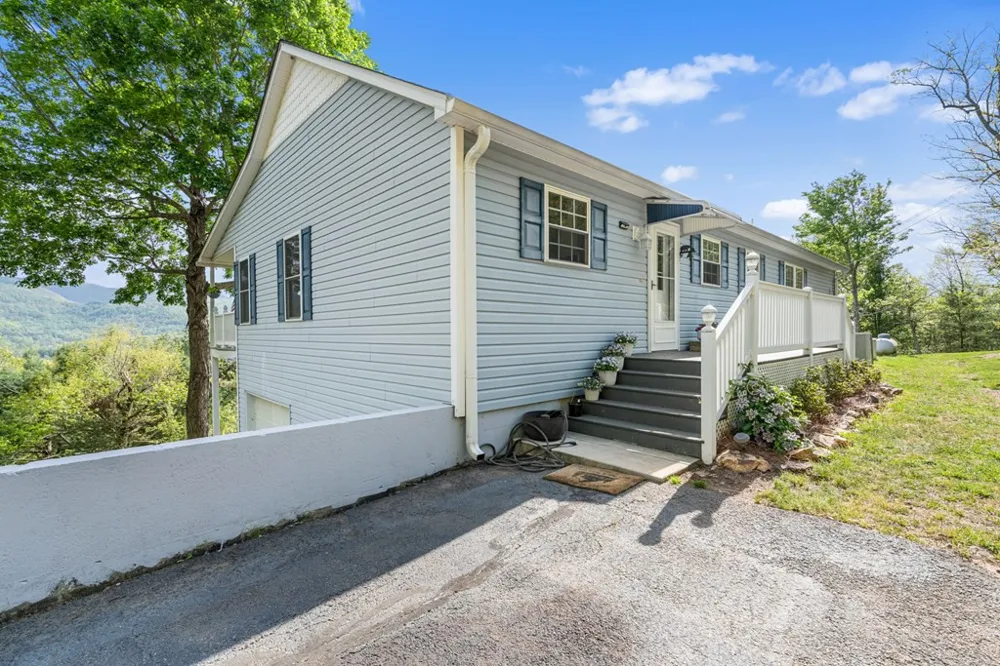 619 Pounding Mill Loop Hayesville, NC 28904