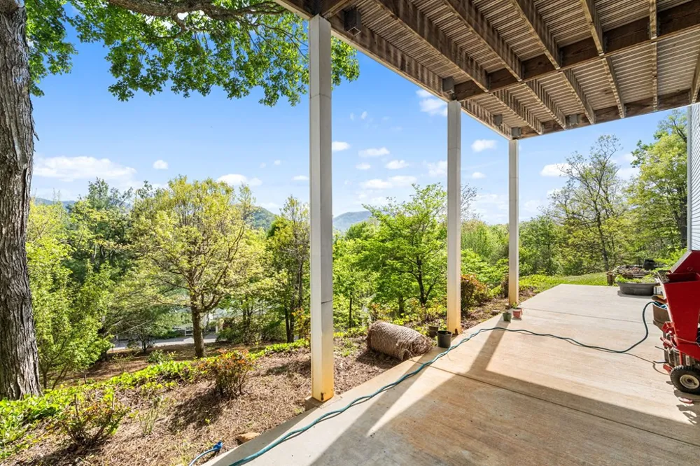619 Pounding Mill Loop Hayesville, NC 28904