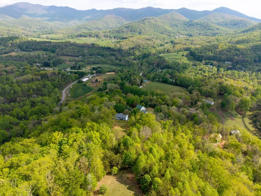 619 Pounding Mill Loop Hayesville, NC 28904