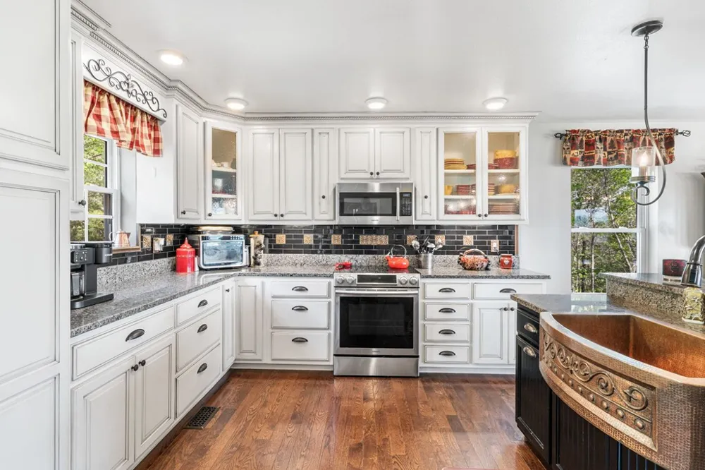 619 Pounding Mill Loop Hayesville, NC 28904