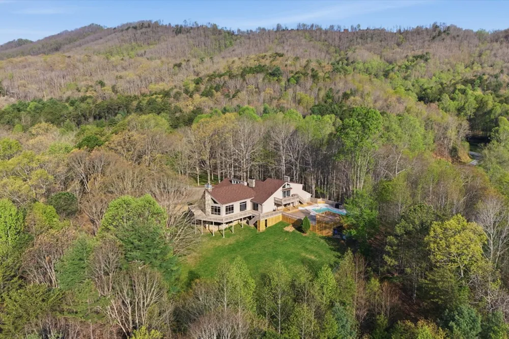 853 Caler Road Brasstown, NC 28902