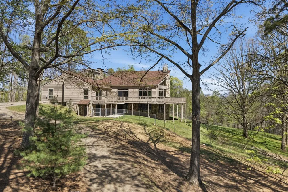853 Caler Road Brasstown, NC 28902