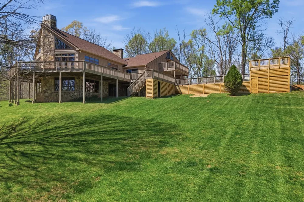 853 Caler Road Brasstown, NC 28902