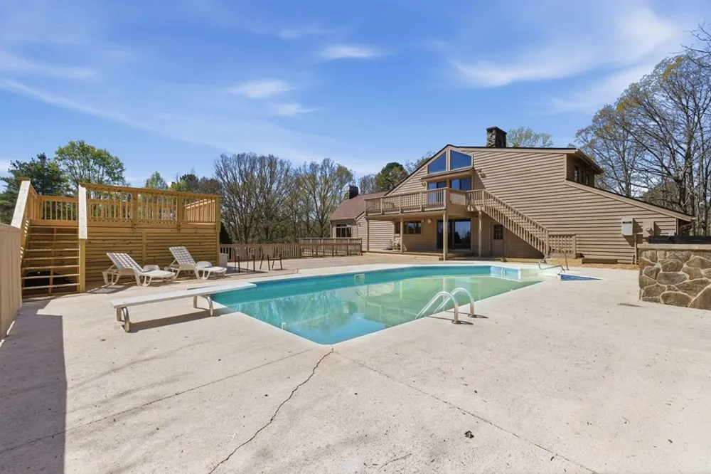853 Caler Road Brasstown, NC 28902