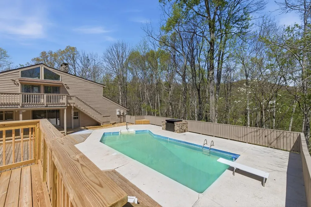 853 Caler Road Brasstown, NC 28902