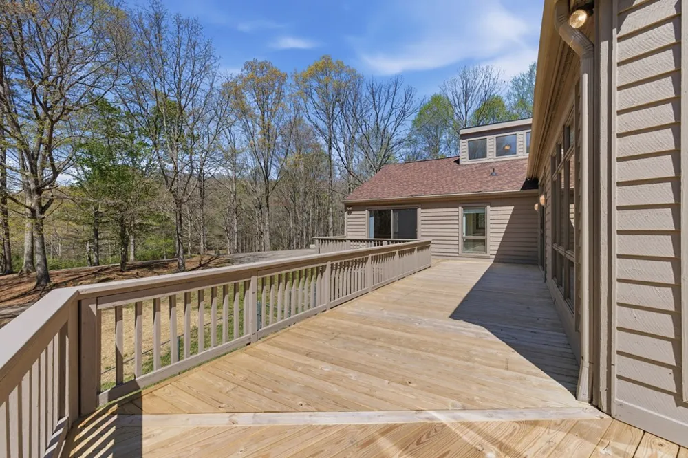 853 Caler Road Brasstown, NC 28902